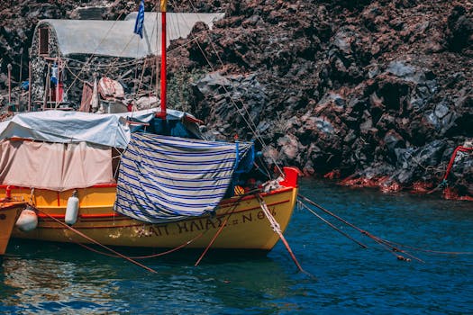 Book Your Private Family Boat Tour in the Red Sea Today!