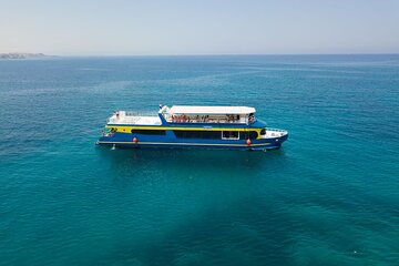 2-hours-semi-submarine-snorkeling-sea-trip-transfer-hurghada tour image 4