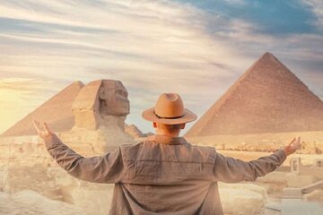 cairo-by-bus-full-day-pyramids-museum-lunch-sharm-elsheikh tour image 3