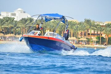 vip-speedboat-transfer-taxi-to-hula-hula-island-hurghada tour image 2