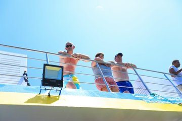 conquest-semi-submarine-snorkeling-with-transfer-hurghada tour image 4