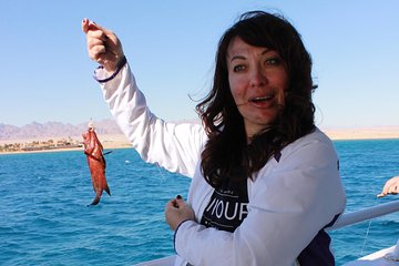 fishing-private-speed-boat-sea-trip-with-transfer-hurghada tour image 3