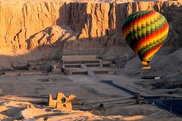 sunrise-hot-air-balloon-over-the-historical-sites-in-luxor tour image 1