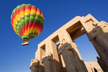 sunrise-hot-air-balloon-over-the-historical-sites-in-luxor tour image 2