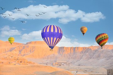sunrise-hot-air-balloon-over-the-historical-sites-in-luxor tour image 3