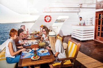 hurghada-elite-vip-cruise-with-seafood-and-bbq-buffet-lunch tour image 2