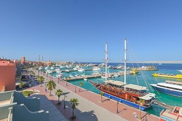 Private Night City Tour with Little Buddha Disco From Hurghada - Gallery Image 3